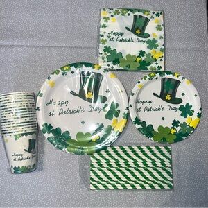 St. Patrick's Day Party Supplies Set - Green and White